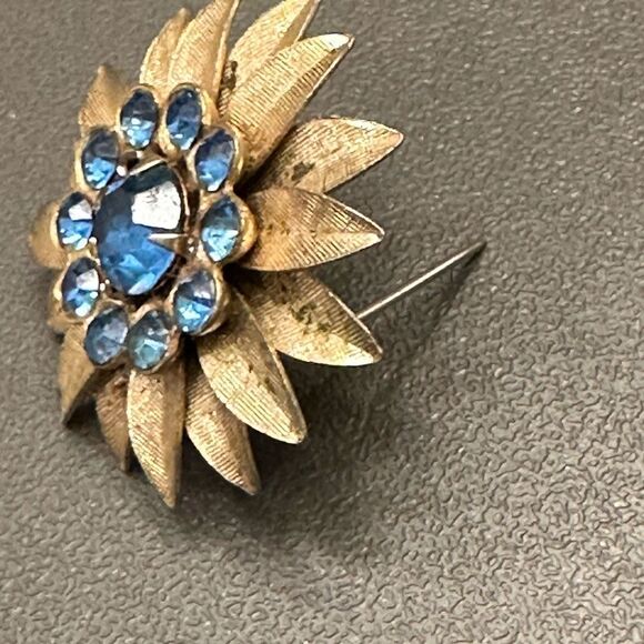 Vintage Gold and Blue Floral Brooch - Picture 6 of 10